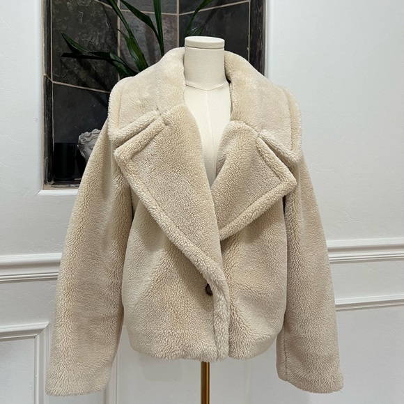 NWT Banana Republic Vintage Faux fur Jacket in Transition Cream - Picture 2 of 10